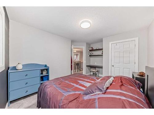 51 Chaparral Link Se, Calgary, AB - Indoor Photo Showing Bedroom