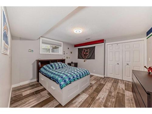 51 Chaparral Link Se, Calgary, AB - Indoor Photo Showing Bedroom