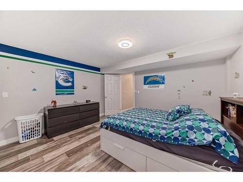 51 Chaparral Link Se, Calgary, AB - Indoor Photo Showing Bedroom