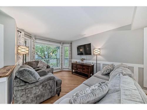 51 Chaparral Link Se, Calgary, AB - Indoor Photo Showing Living Room