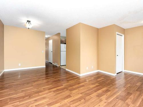 2106 1 Street Nw, Calgary, AB - Indoor Photo Showing Other Room