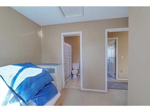 133 Citadel Pointe Nw, Calgary, AB - Indoor Photo Showing Bedroom