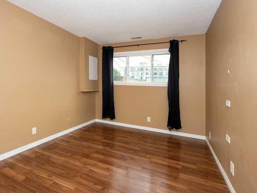 2106 1 Street Nw, Calgary, AB - Indoor Photo Showing Other Room