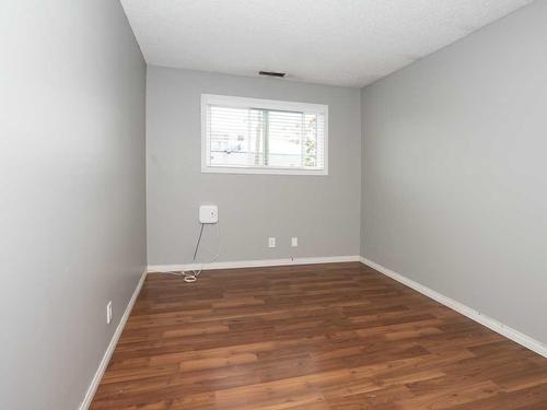 2106 1 Street Nw, Calgary, AB - Indoor Photo Showing Other Room