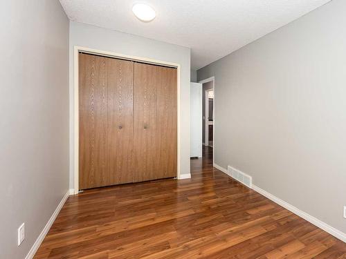 2106 1 Street Nw, Calgary, AB - Indoor Photo Showing Other Room