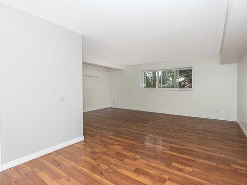 2106 1 Street Nw, Calgary, AB - Indoor Photo Showing Other Room