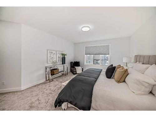 23 Royal Ridge Manor Nw, Calgary, AB - Indoor Photo Showing Bedroom