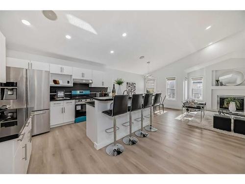 23 Royal Ridge Manor Nw, Calgary, AB - Indoor Photo Showing Kitchen With Stainless Steel Kitchen