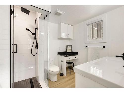 104-205 5 Avenue Ne, Calgary, AB - Indoor Photo Showing Bathroom