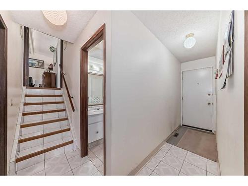 1860 48 Street Ne, Calgary, AB - Indoor Photo Showing Other Room