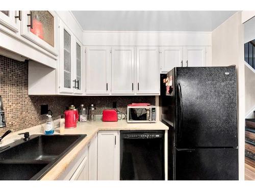 57-28 Berwick Crescent Nw, Calgary, AB - Indoor Photo Showing Kitchen