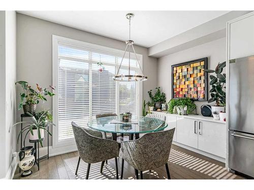 2614 19 Avenue Sw, Calgary, AB - Indoor Photo Showing Dining Room