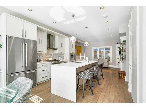 2614 19 Avenue Sw, Calgary, AB - Indoor Photo Showing Kitchen With Stainless Steel Kitchen With Upgraded Kitchen