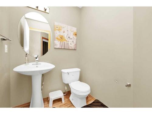 197 West Lakeview Place, Chestermere, AB - Indoor Photo Showing Bathroom