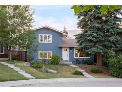 31 Midlawn Green SE Calgary, AB T2X 1A9