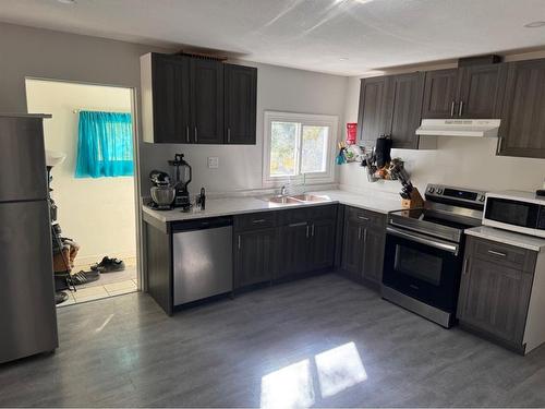 419 2Nd Street Se, High River, AB - Indoor Photo Showing Kitchen