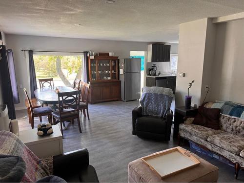 419 2Nd Street Se, High River, AB - Indoor Photo Showing Living Room