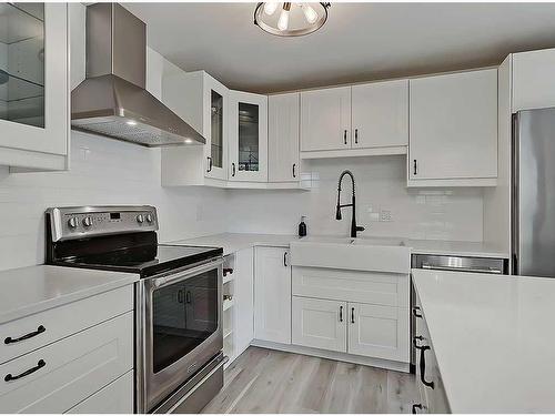 202-1020 14 Avenue Sw, Calgary, AB - Indoor Photo Showing Kitchen