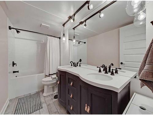 202-1020 14 Avenue Sw, Calgary, AB - Indoor Photo Showing Bathroom