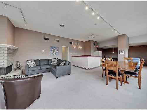 202-1020 14 Avenue Sw, Calgary, AB - Indoor