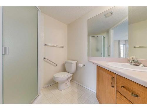 3309-3000 Sienna Park Green Sw, Calgary, AB - Indoor Photo Showing Bathroom