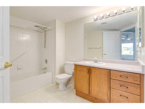 3309-3000 Sienna Park Green Sw, Calgary, AB - Indoor Photo Showing Bathroom