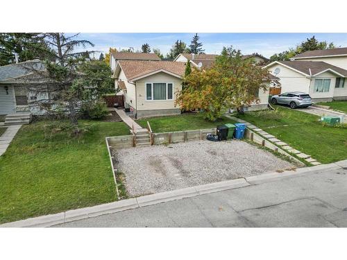 5A Radcliffe Crescent Se, Calgary, AB - Outdoor