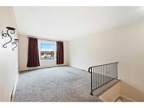 5A Radcliffe Crescent Se, Calgary, AB - Indoor Photo Showing Other Room