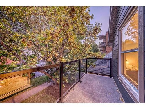 608 1 Avenue Nw, Calgary, AB - Outdoor With Balcony