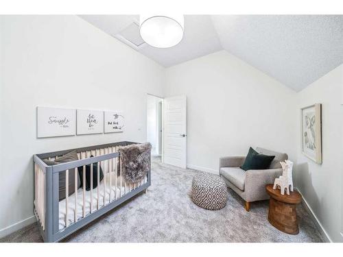 608 1 Avenue Nw, Calgary, AB - Indoor Photo Showing Bedroom