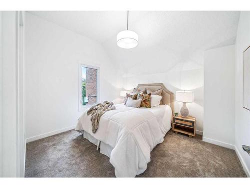 608 1 Avenue Nw, Calgary, AB - Indoor Photo Showing Bedroom