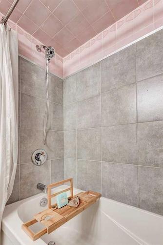 1505-11010 Bonaventure Drive Se, Calgary, AB - Indoor Photo Showing Bathroom