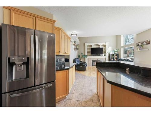 8 Mt Douglas Circle Se, Calgary, AB - Indoor Photo Showing Kitchen