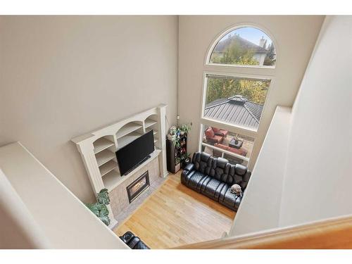 8 Mt Douglas Circle Se, Calgary, AB - Indoor Photo Showing Other Room