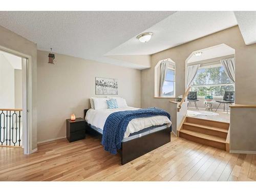 8 Mt Douglas Circle Se, Calgary, AB - Indoor Photo Showing Bedroom