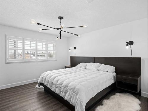 31 Cherry Valley Court, Rural Rocky View County, AB - Indoor Photo Showing Bedroom