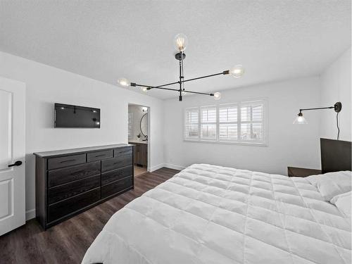 31 Cherry Valley Court, Rural Rocky View County, AB - Indoor Photo Showing Bedroom