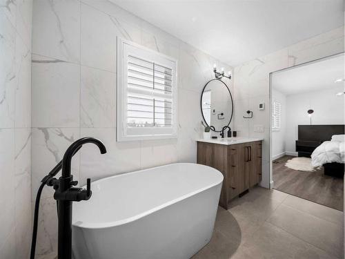 31 Cherry Valley Court, Rural Rocky View County, AB - Indoor Photo Showing Bathroom