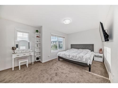 86 Nolan Hill Heights Nw, Calgary, AB - Indoor Photo Showing Bedroom