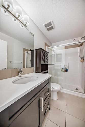 86 Nolan Hill Heights Nw, Calgary, AB - Indoor Photo Showing Bathroom