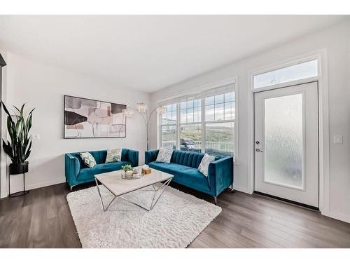 86 Nolan Hill Heights Nw, Calgary, AB - Indoor Photo Showing Living Room