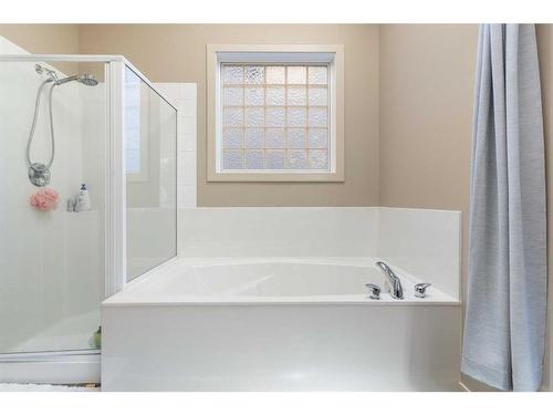 129 Royal Oak Heath Nw, Calgary, AB - Indoor Photo Showing Bathroom