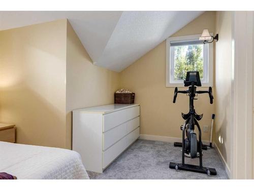 2014 42 Avenue Sw, Calgary, AB - Indoor Photo Showing Gym Room