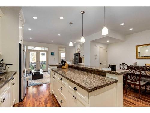 2014 42 Avenue Sw, Calgary, AB - Indoor Photo Showing Kitchen With Upgraded Kitchen