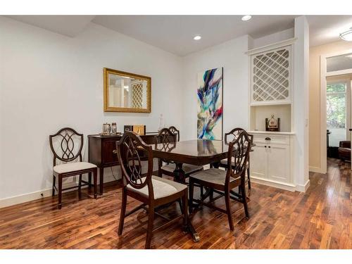 2014 42 Avenue Sw, Calgary, AB - Indoor Photo Showing Dining Room