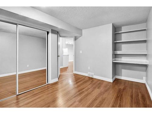 516 32 Avenue Ne, Calgary, AB - Indoor Photo Showing Other Room