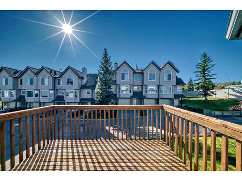 27 Sandarac Villas Nw, Calgary, AB - Outdoor