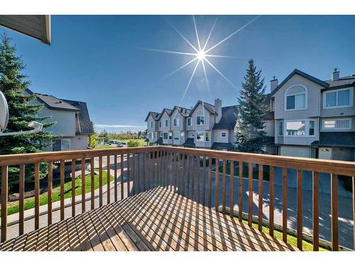 27 Sandarac Villas Nw, Calgary, AB - Outdoor