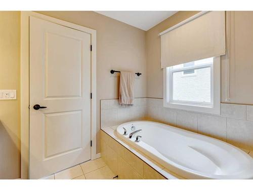 55 Mahogany Rise Se, Calgary, AB - Indoor Photo Showing Bathroom