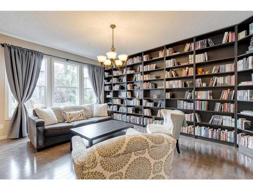 55 Mahogany Rise Se, Calgary, AB - Indoor Photo Showing Living Room